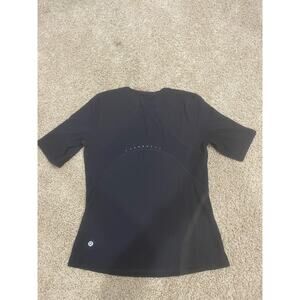 Lululemon T-shirt